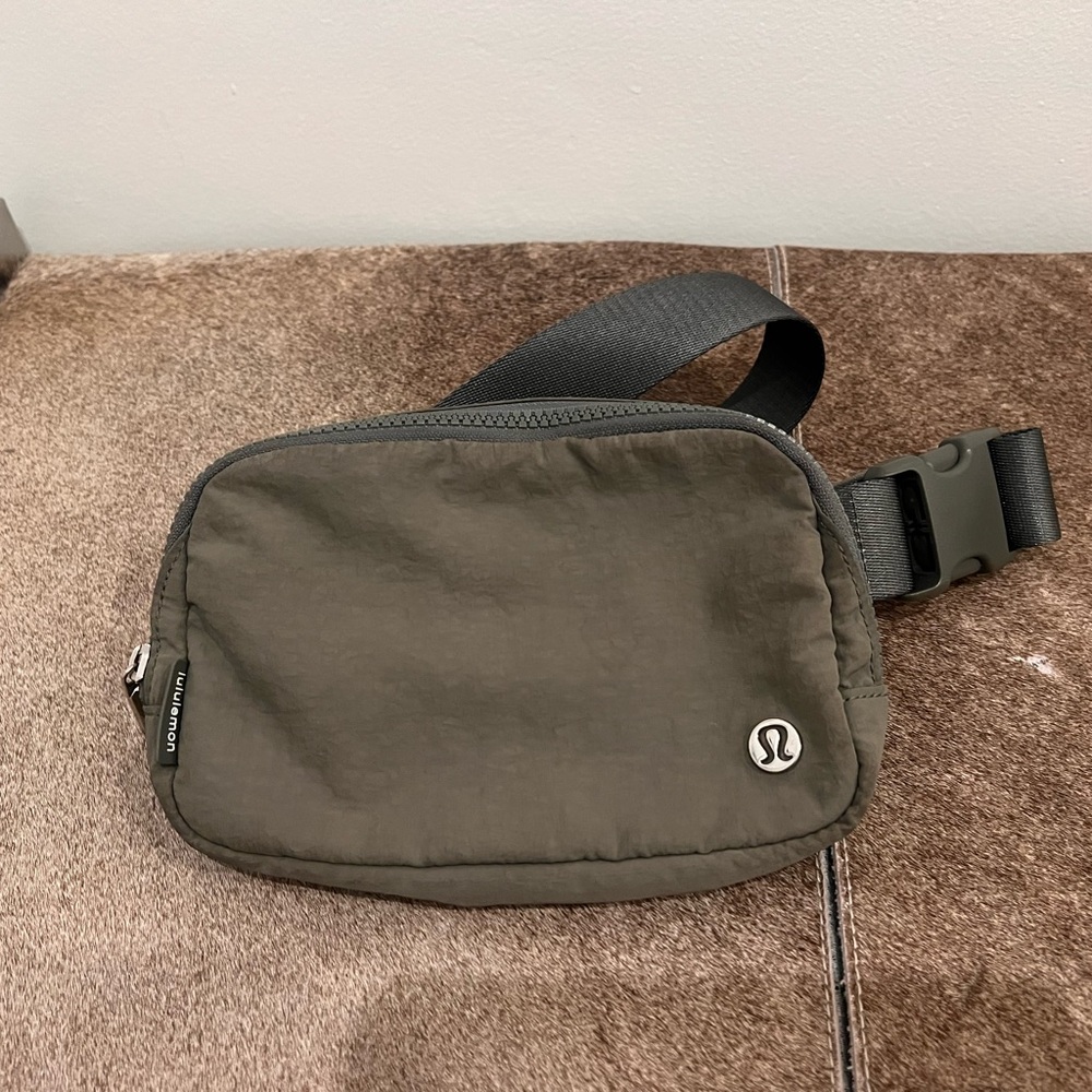 lululemon athletica Green Belt Bag